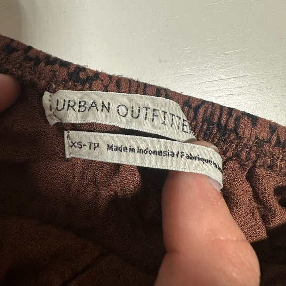 Urban Outfitters One Shoulder Top - Picture 3 of 4